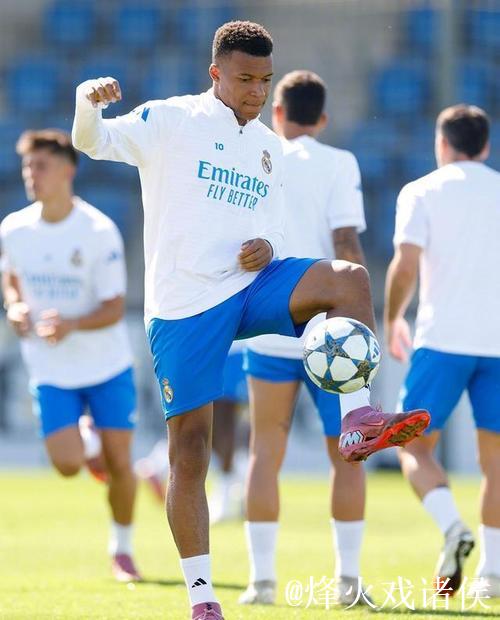 姆巴佩帽子戏法库尔图瓦送助攻 皇马5-0大胜凯拉特豪取欧冠两连胜