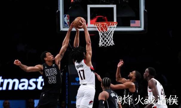 汤普森砍18分独行侠力克爵士致其3连败 国王轻松击败开拓者 汤普森砍18分独行侠力克爵士致其3连败 国王轻松击败开拓者