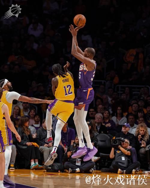 杜兰特砍下30分詹姆斯手感冰凉 湖人负太阳三连胜终结